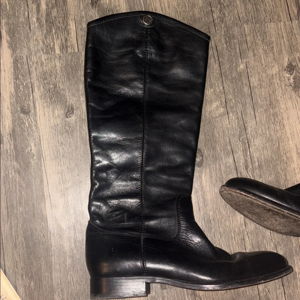 FRYE MELISSA BUTTON 2 woman’s size 8.5 B  Black